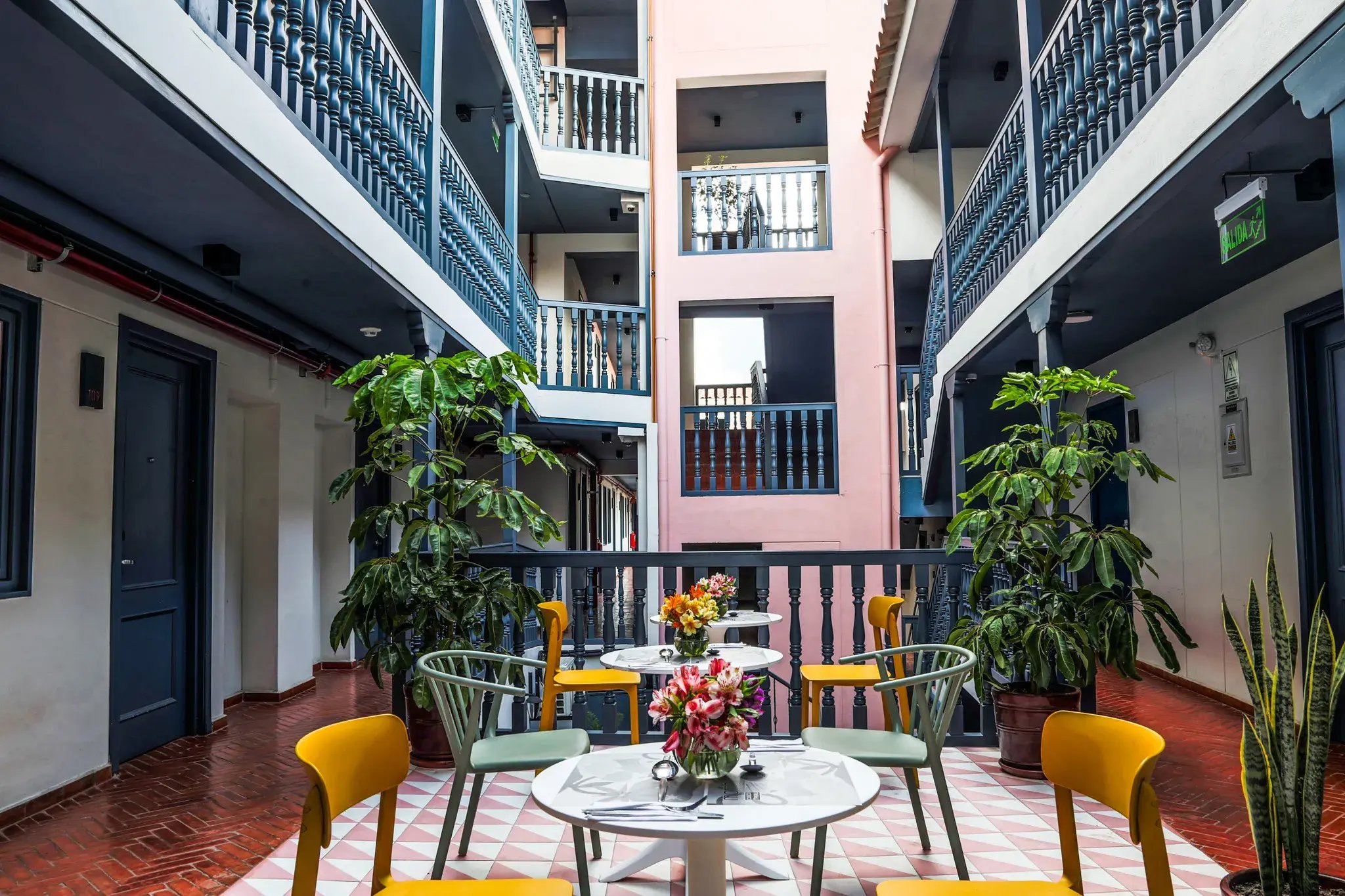 Motto-by-Hilton-Cusco-dining