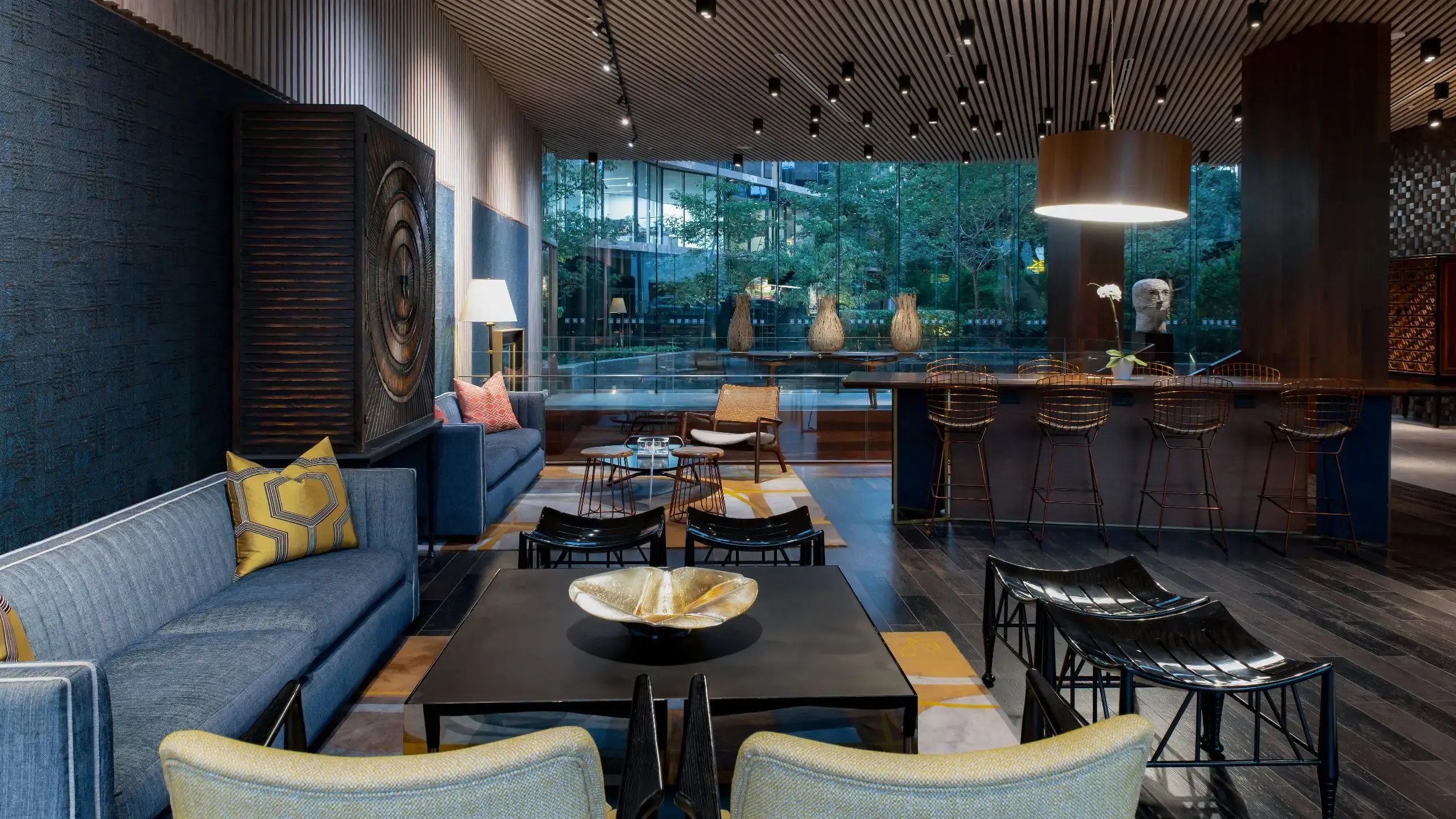 LIMCT-P0195-Lobby.16x9